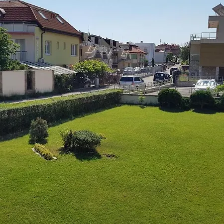 White Charms Apartament Sozopol